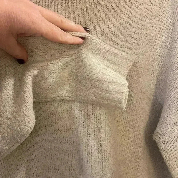 Joie Soft wool blend turtleneck sweater longer length lightweight off white med - Picture 8 of 9